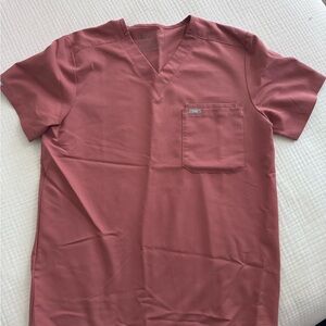 Figs Men's Short Sleeve V-Neck Shirt in Mauve